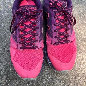 Woman New Balance Size 8.5